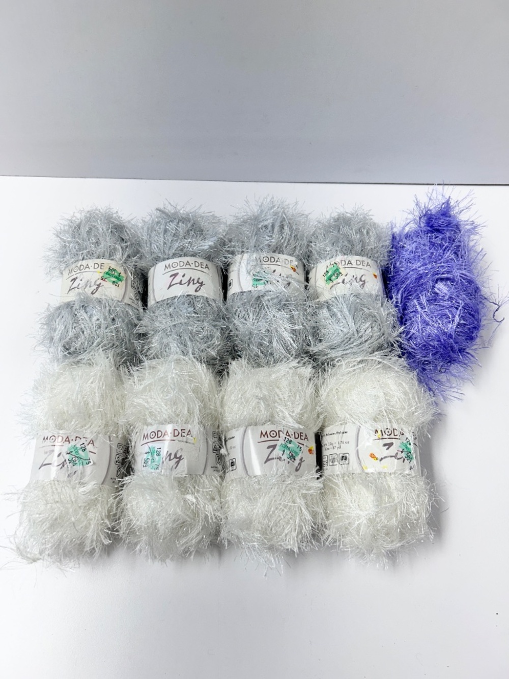 Moda Dea Zing Lot of 7 Skeins Pearl Misty Purple 50g/1.76 oz Eyelash Yarn